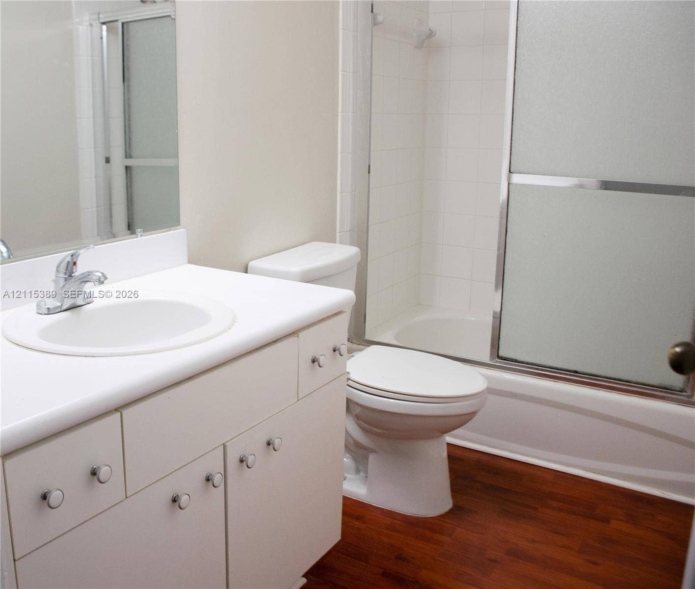 2321 Cordoba Bend, Weston, FL 33327 Second bathroom upstairs
