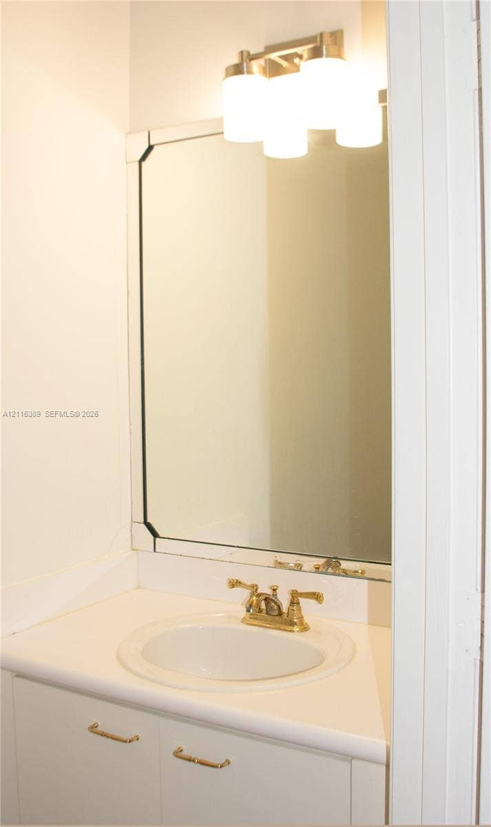 2321 Cordoba Bend, Weston, FL 33327 First Floor Powder Room