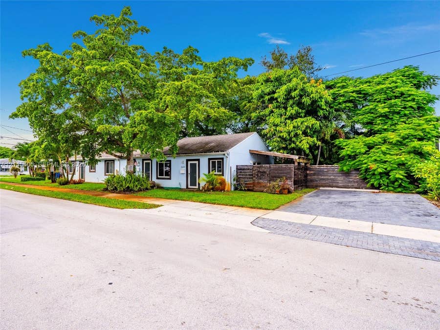 Property photo for 3621 NE 11th Avenue, #1, Oakland Park, FL