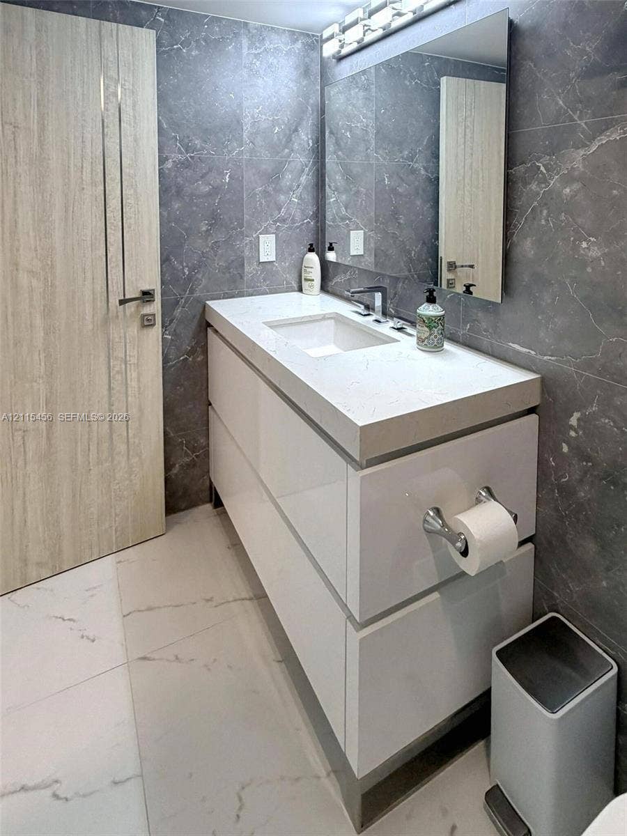 16699 Collins Avenue, #3101, Sunny Isles Beach, FL 33160 Photo 44