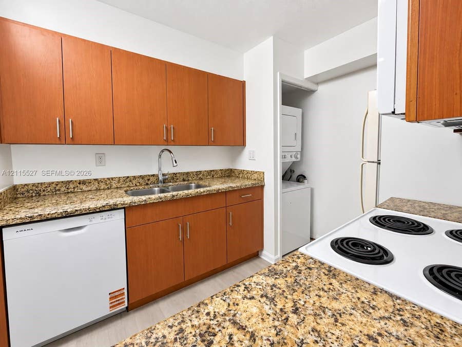 Property photo for 220 Lakeview Drive, #101, Weston, FL