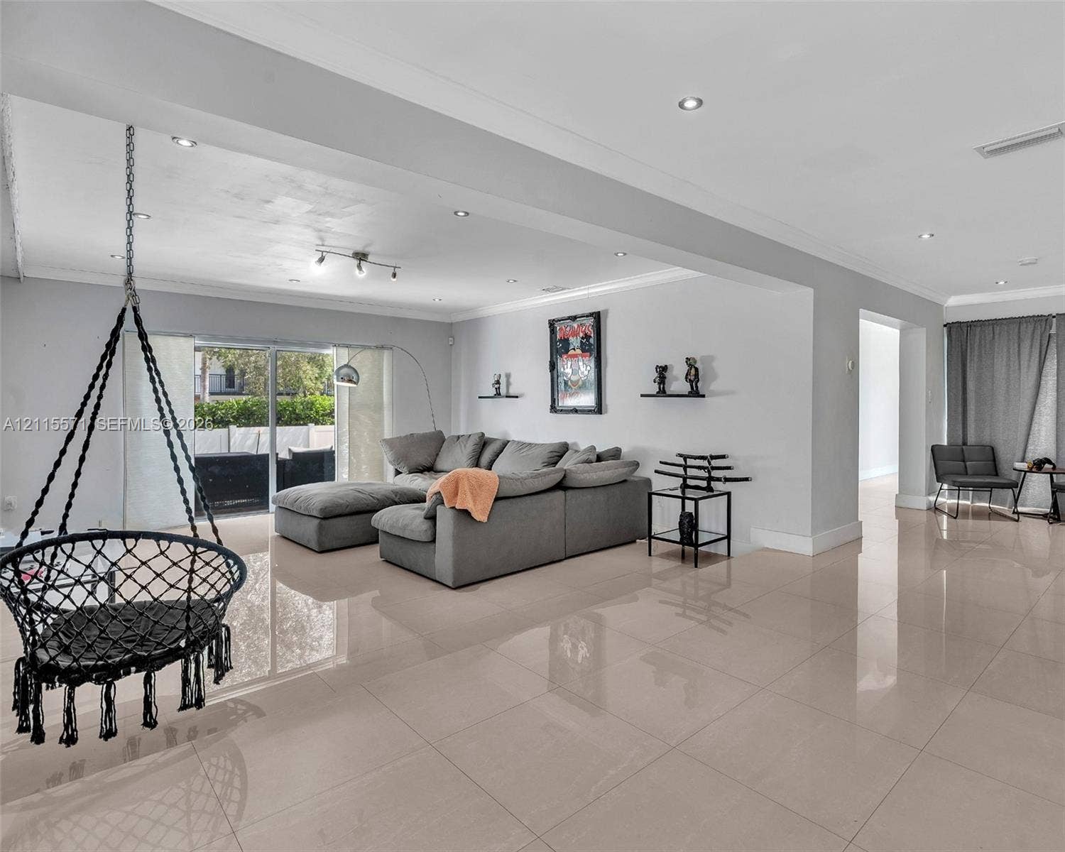 2001 NE 122nd Road, North Miami, FL 33181 Photo 4