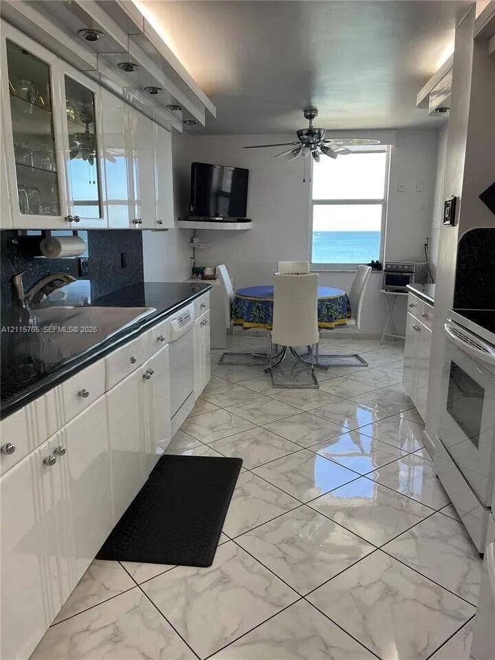 1920 S Ocean Drive, #16B, Hallandale Beach, FL 33009 Photo 12