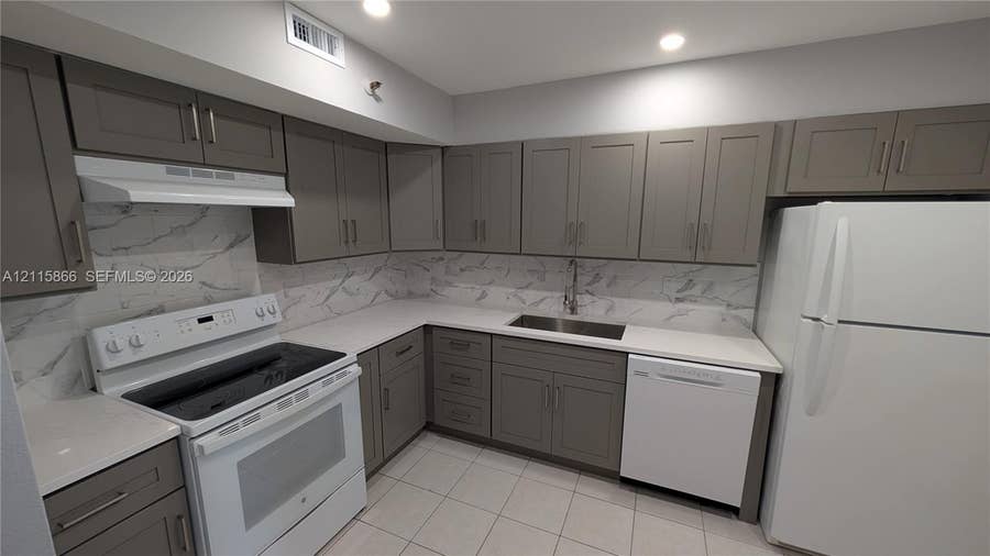 Property photo for 901 Hillcrest Drive, #410, Hollywood, FL
