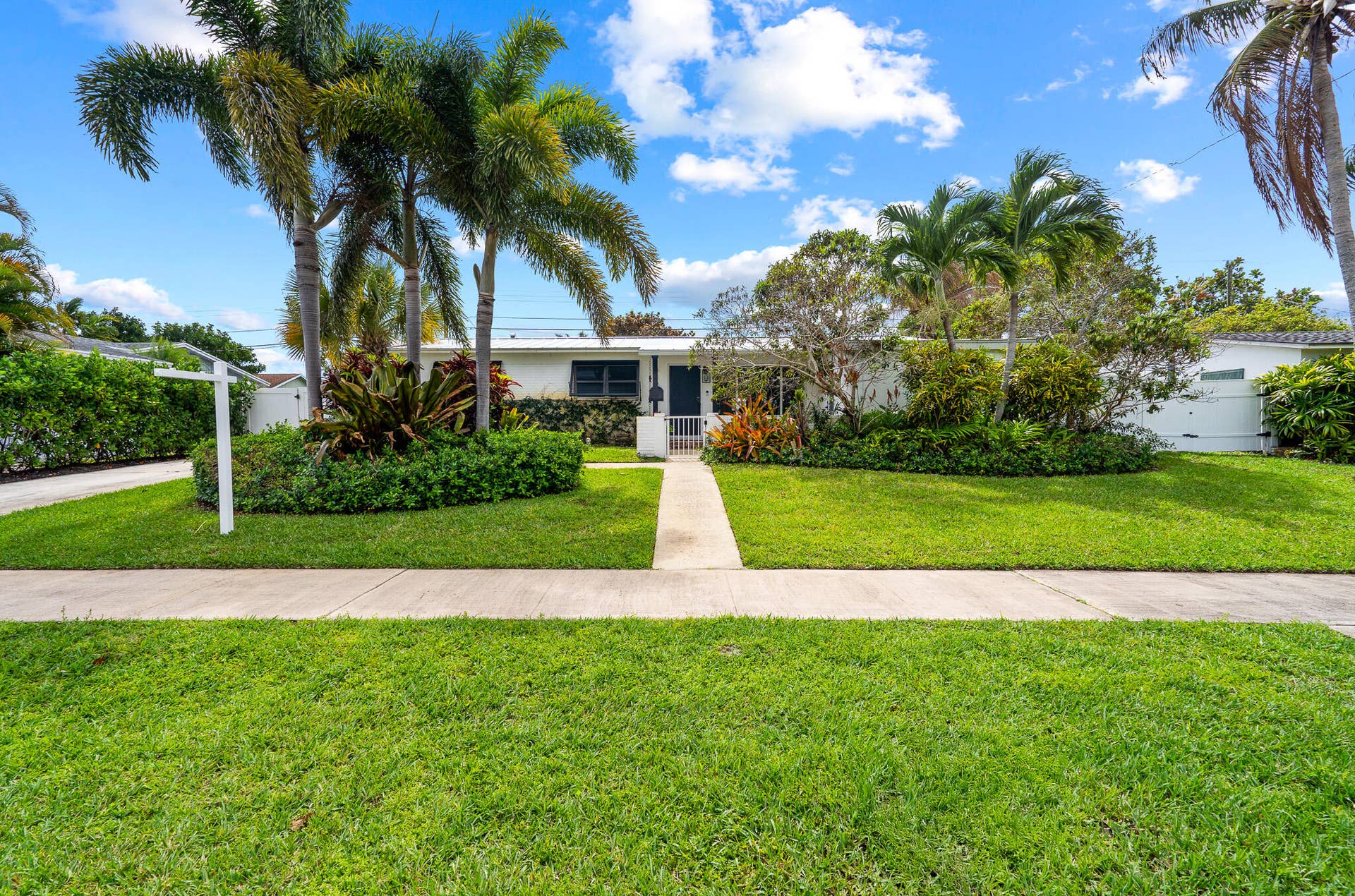 520 Flotilla Road, North Palm Beach, FL 33408 Front Exterior