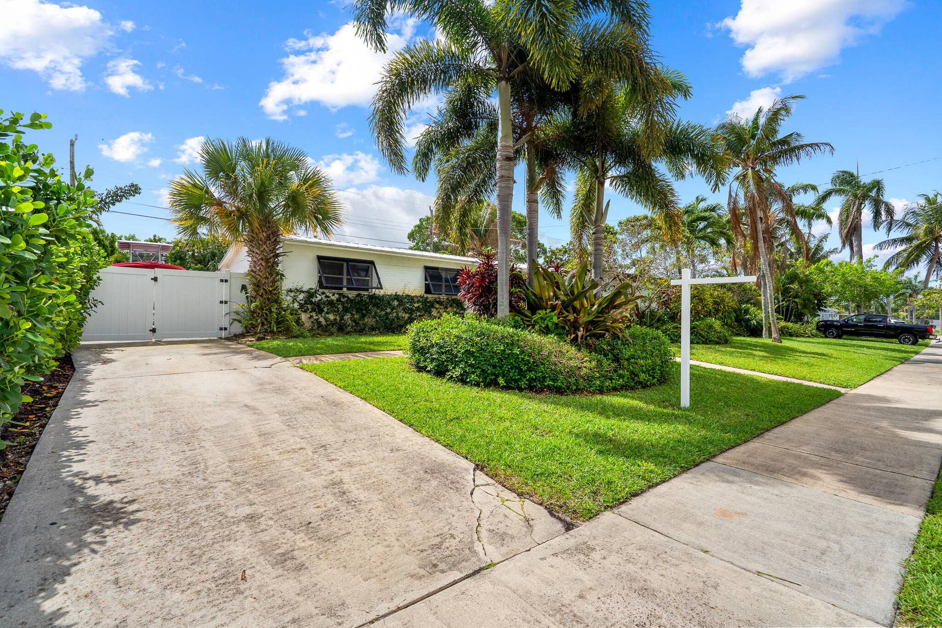 520 Flotilla Road, North Palm Beach, FL 33408 Front Exterior
