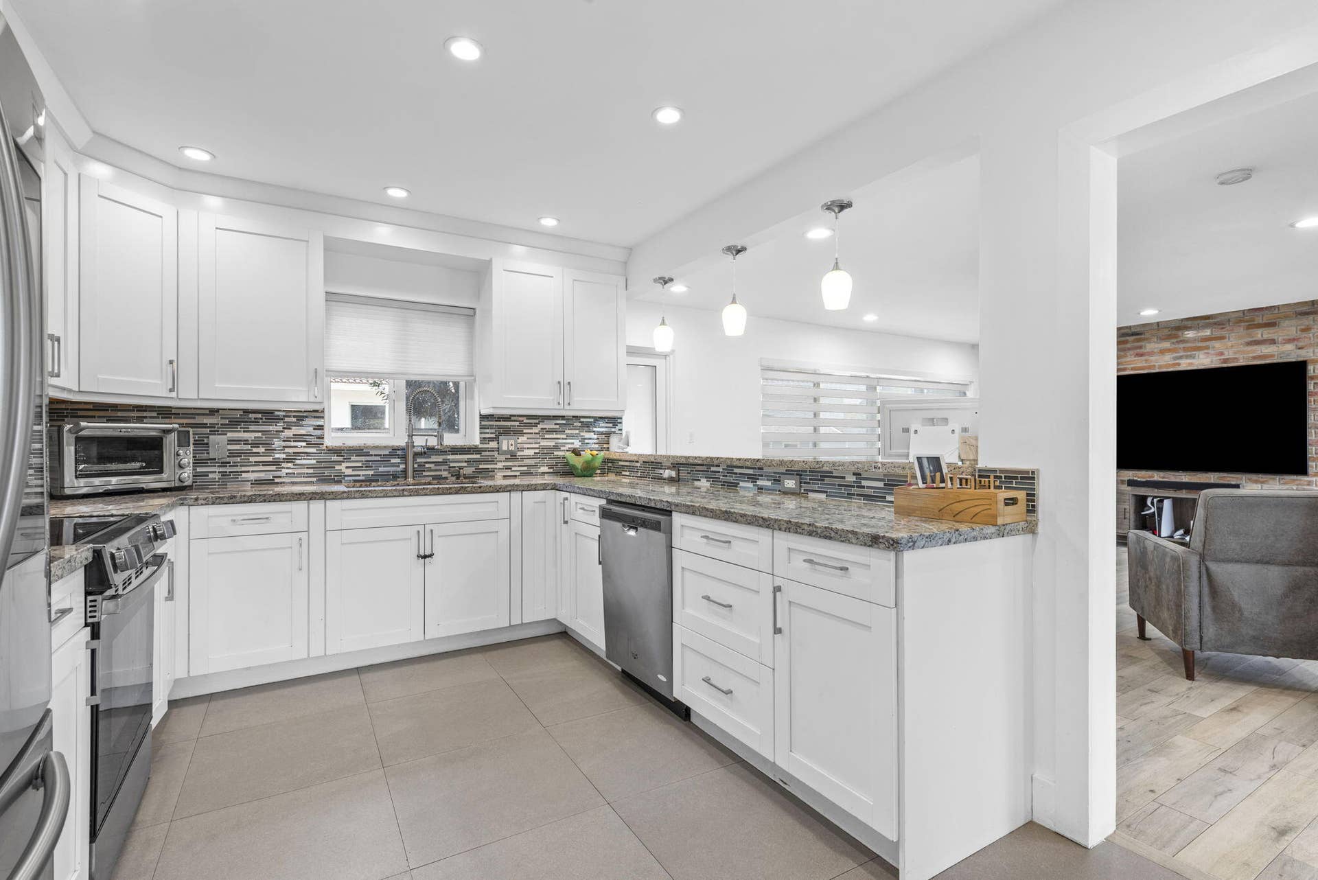 409 N 14th Avenue, Hollywood, FL 33020 409 N 14th Avenue, Hollywood, FL 33020