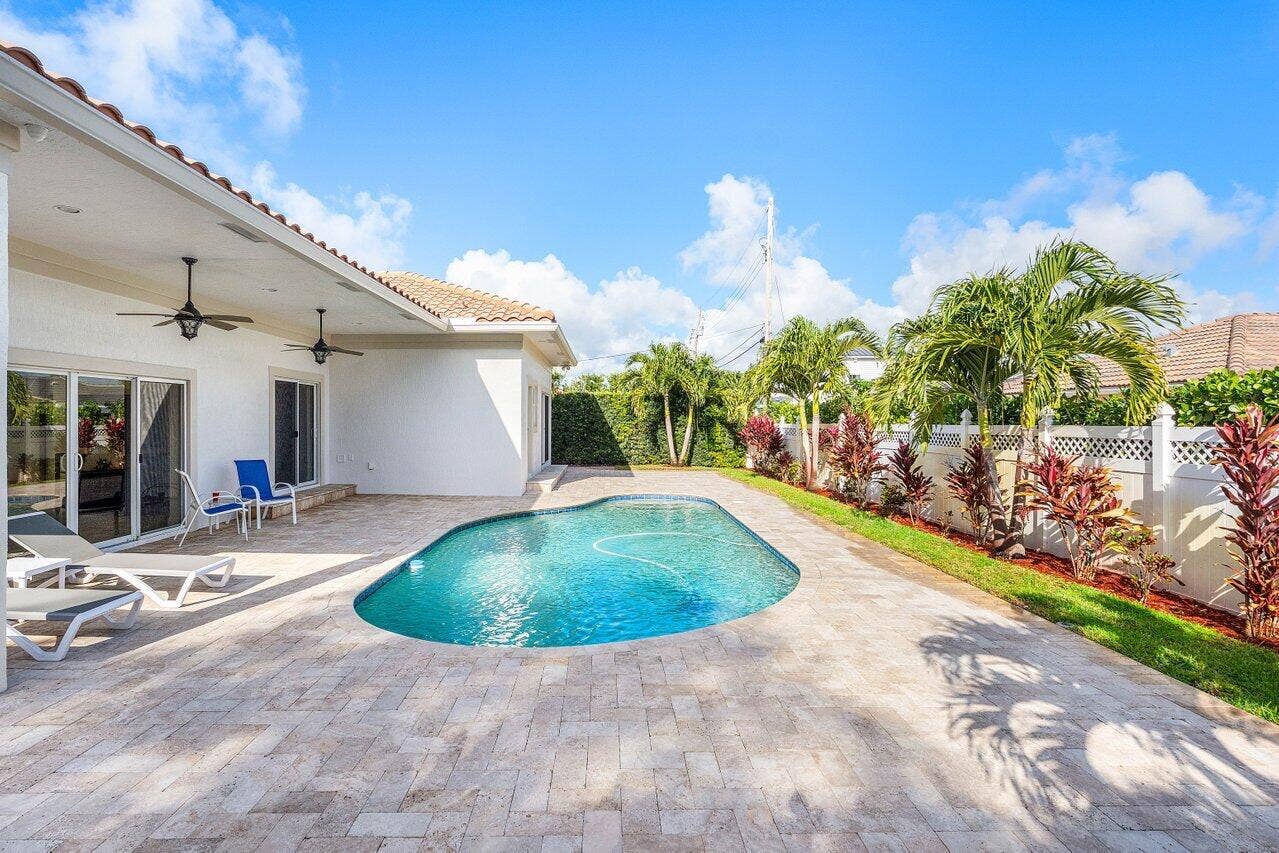 899 S Granada Drive, Boca Raton, FL 33432 899 S Granada Drive, Boca Raton, FL 33432
