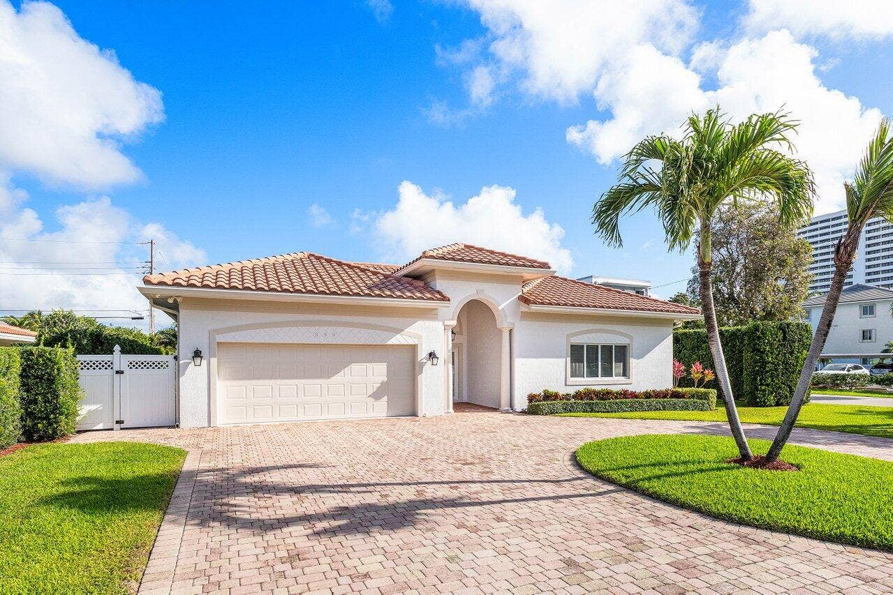 899 S Granada Drive, Boca Raton, FL 33432 899 S Granada Drive, Boca Raton, FL 33432