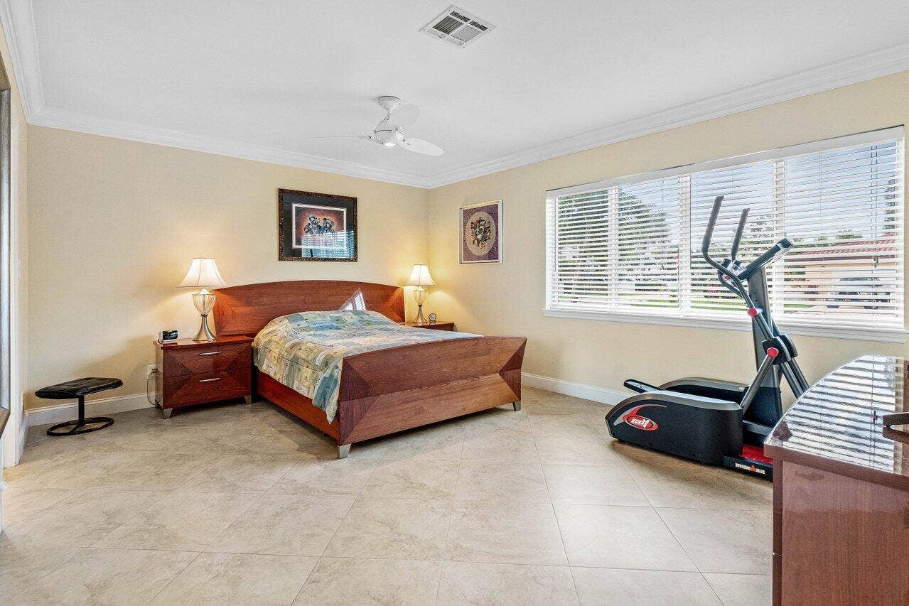 899 S Granada Drive, Boca Raton, FL 33432 899 S Granada Drive, Boca Raton, FL 33432