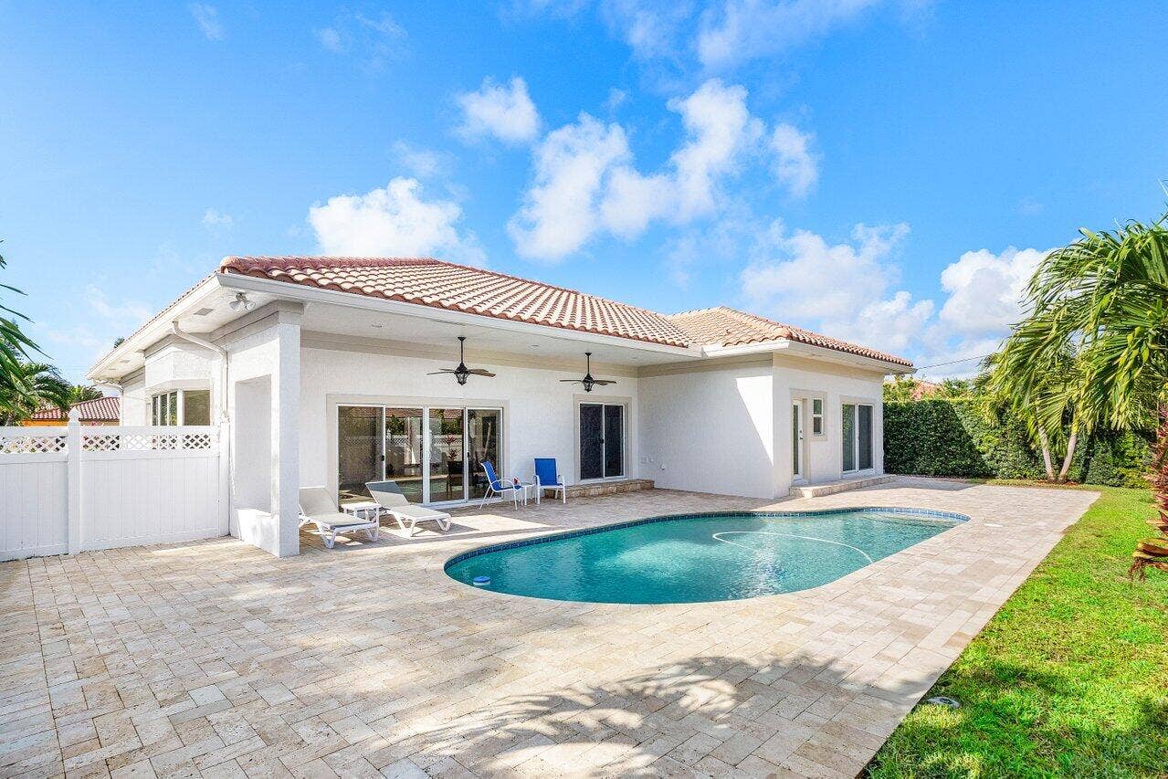 899 S Granada Drive, Boca Raton, FL 33432 899 S Granada Drive, Boca Raton, FL 33432