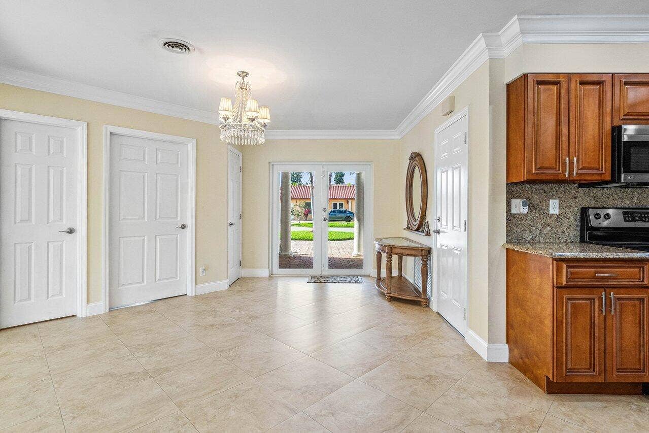 899 S Granada Drive, Boca Raton, FL 33432 899 S Granada Drive, Boca Raton, FL 33432