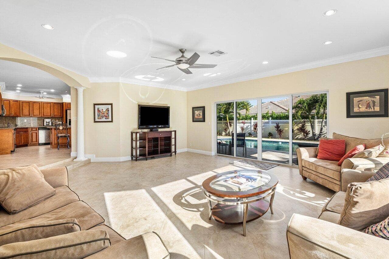 899 S Granada Drive, Boca Raton, FL 33432 899 S Granada Drive, Boca Raton, FL 33432