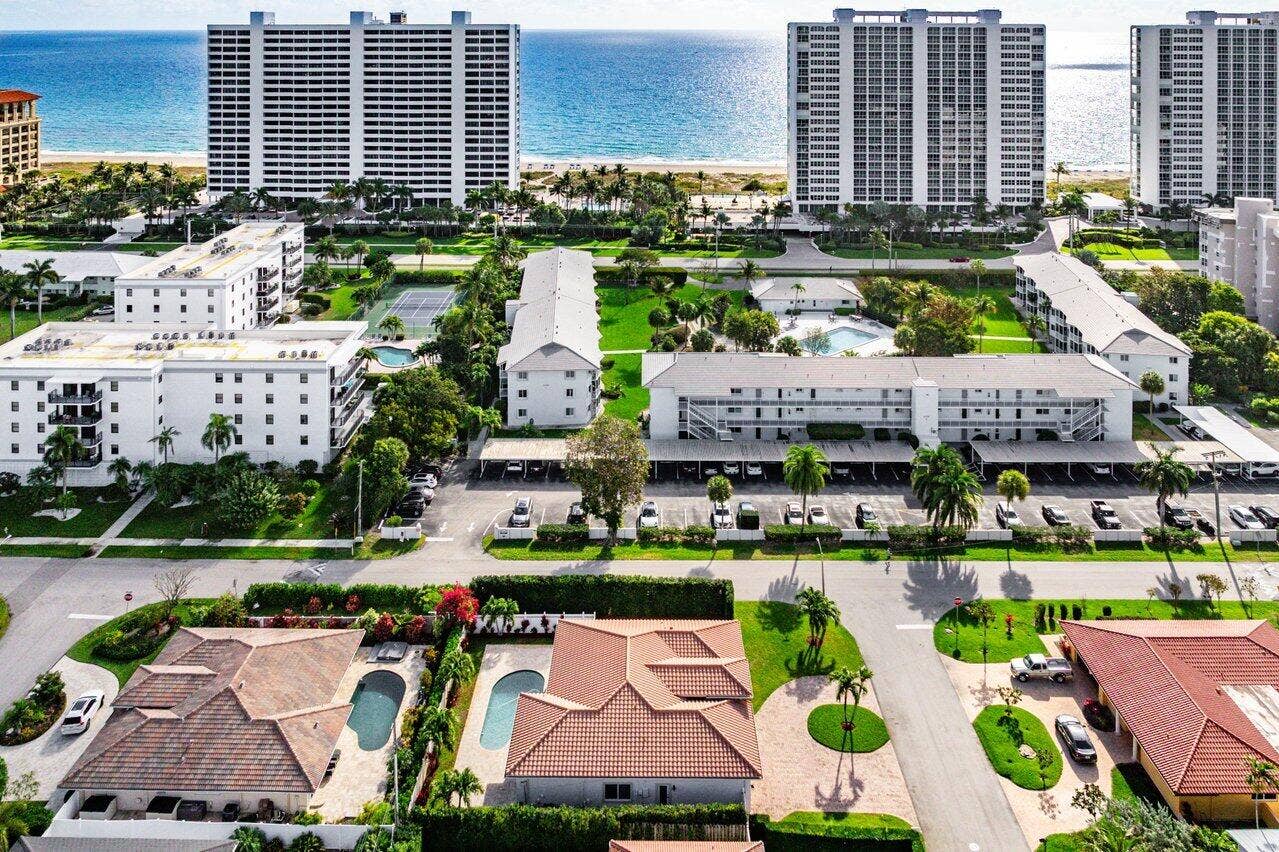 899 S Granada Drive, Boca Raton, FL 33432 899 S Granada Drive, Boca Raton, FL 33432