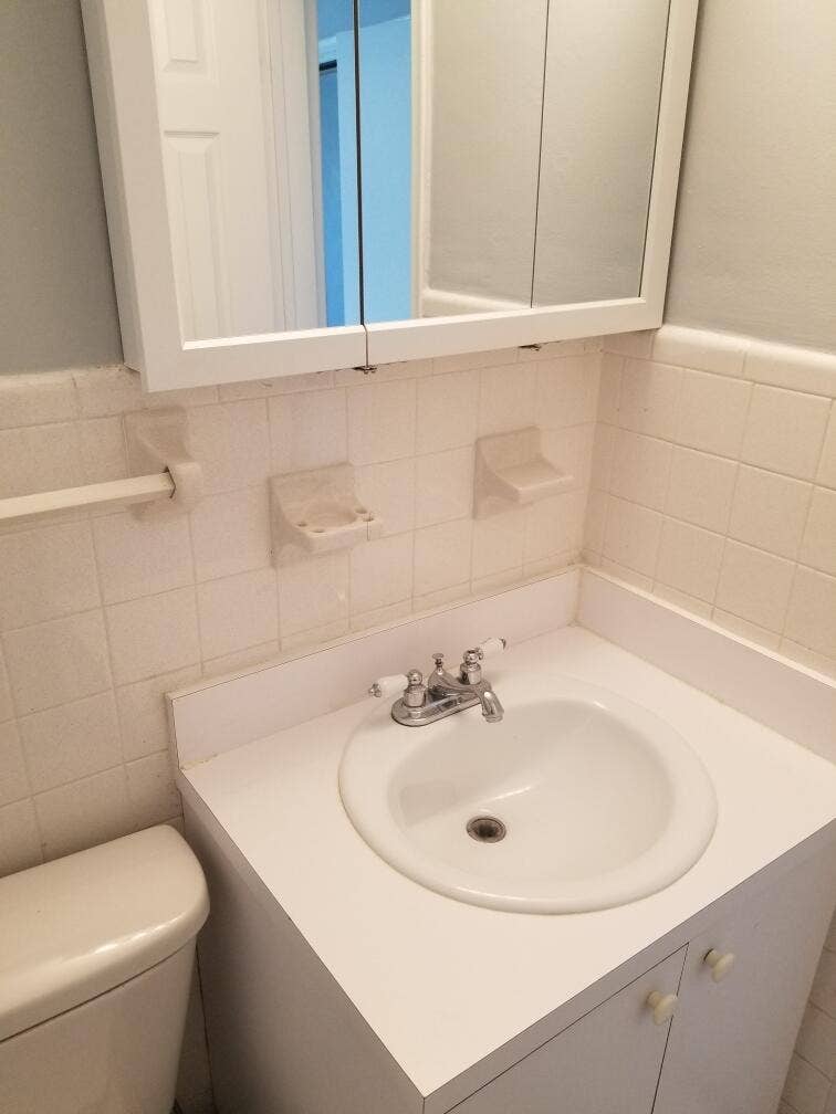 5227 SW 94th Avenue, Cooper City, FL 33328 bath