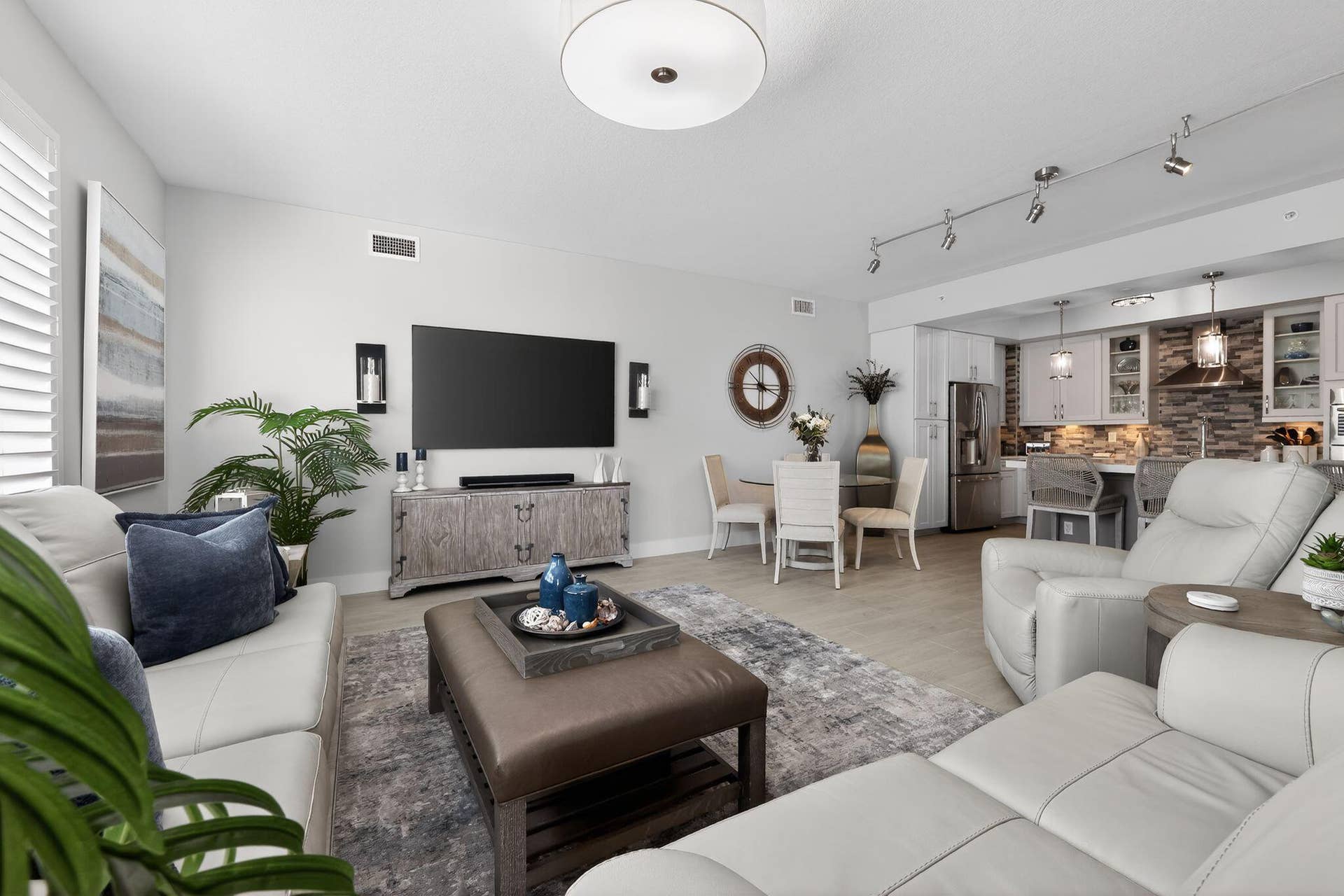 915 Bay Colony Drive S, Juno Beach, FL 33408 Living Room