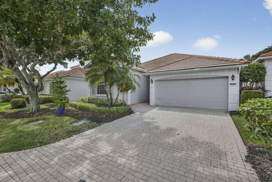Property photo for 8281 Heritage Club Dr Drive, West Palm Beach, FL