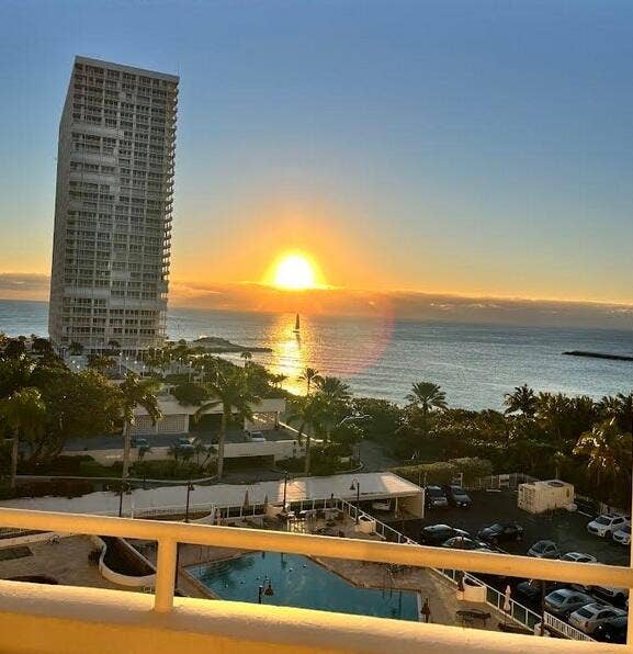 2000 S Ocean Drive, #804, Fort Lauderdale, FL 33316 Enjoying the sunset while having an evening cocktail.