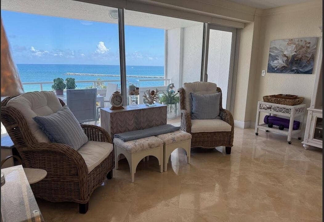 2000 S Ocean Drive, #804, Fort Lauderdale, FL 33316 Sitting area of living room.