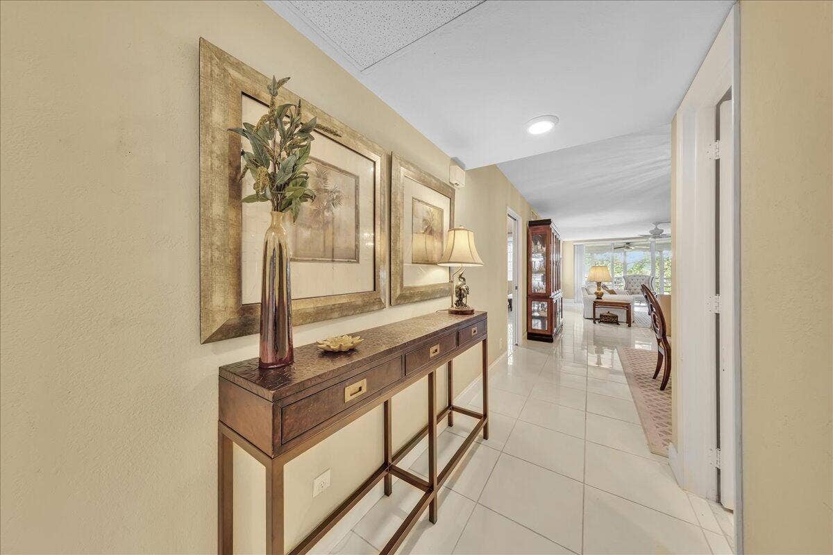 804 Cypress Grove Lane, #302, Pompano Beach, FL 33069 Foyer