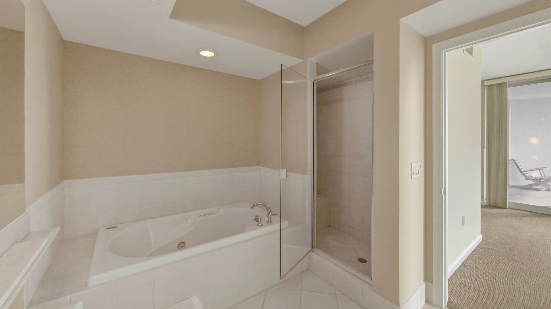 401 SW 4th Avenue, #402, Fort Lauderdale, FL 33315 Primary Bath