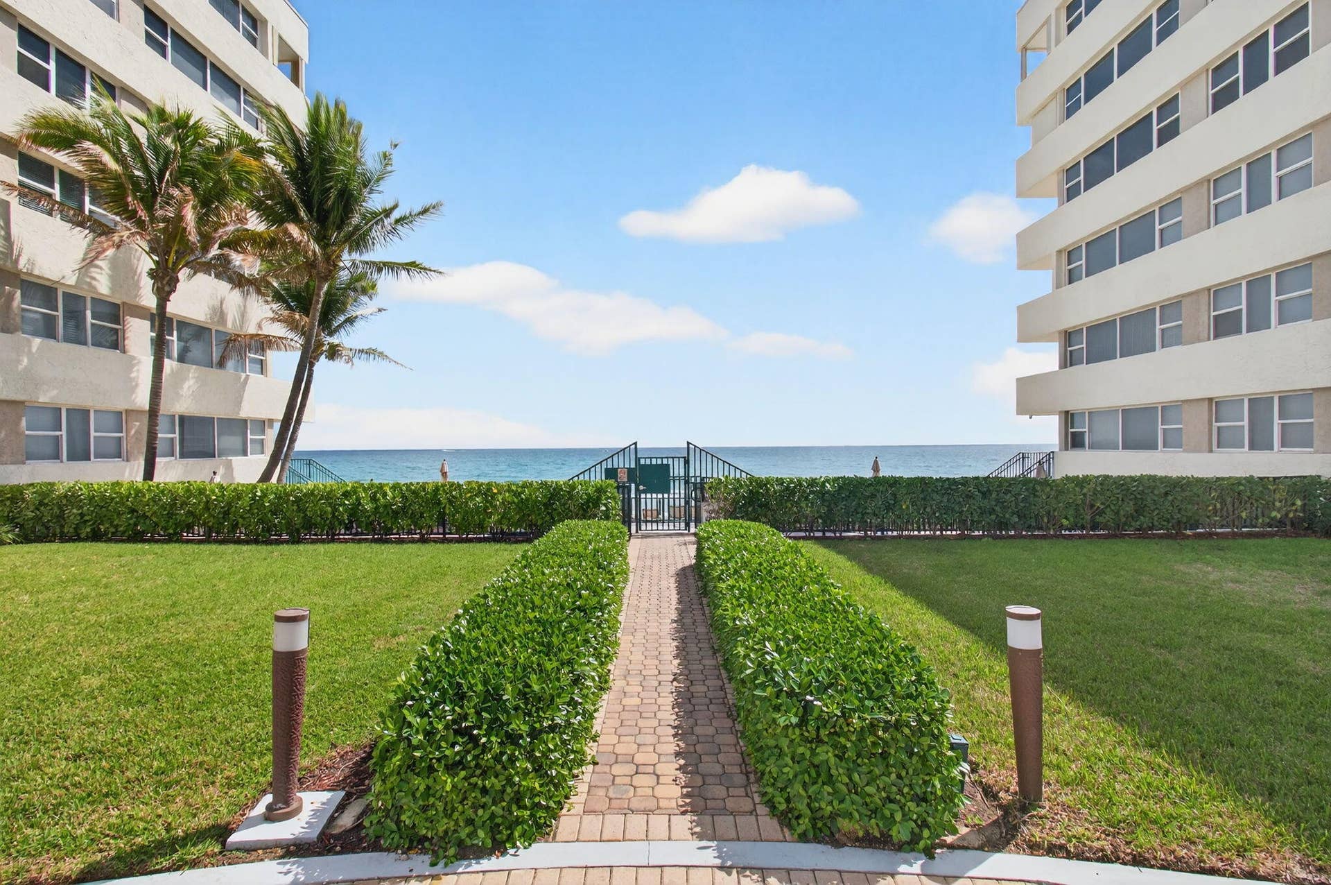 1239 Hillsboro Mile, #403, Hillsboro Beach, FL 33062 Walk to Pool