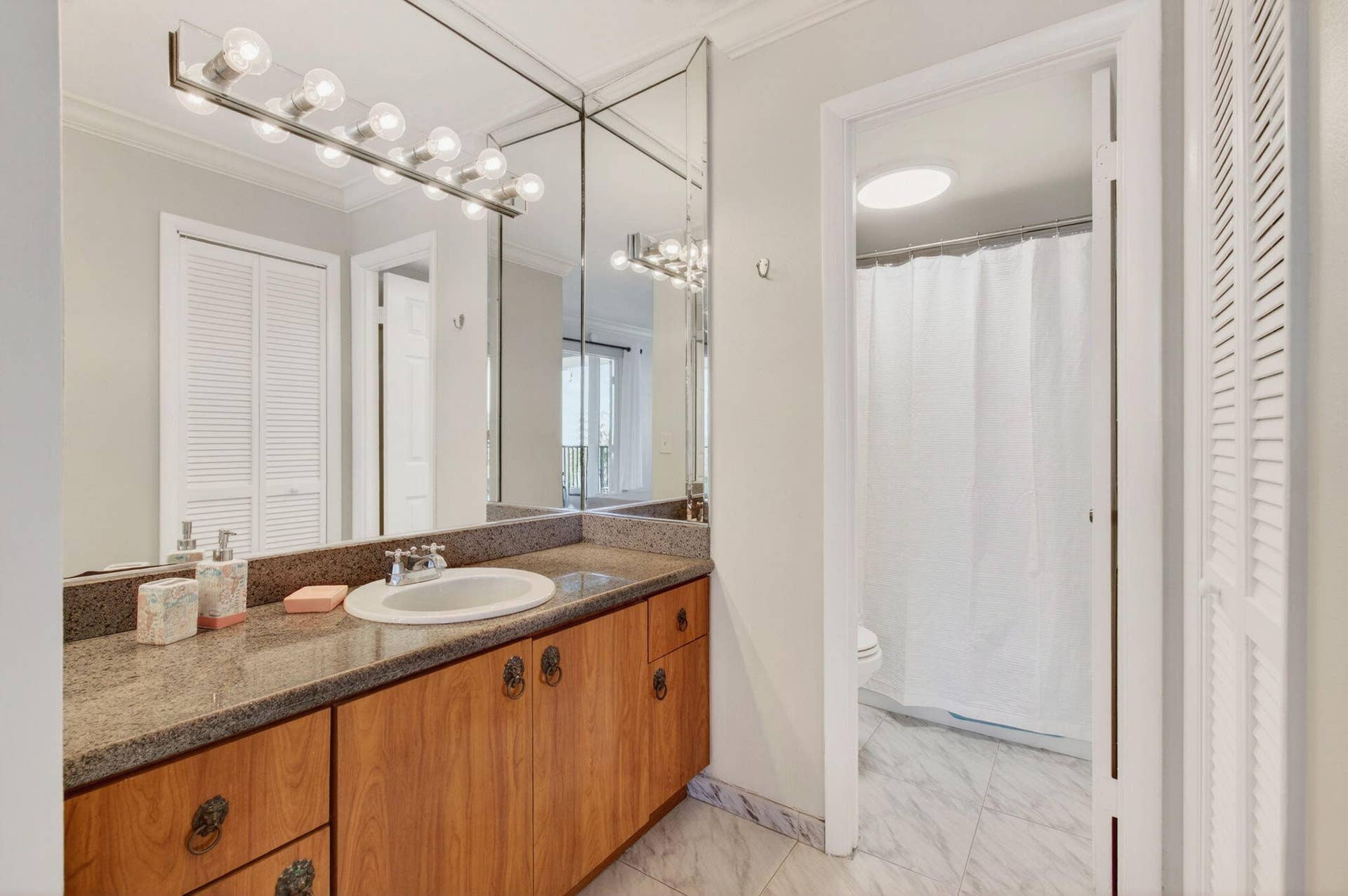 1239 Hillsboro Mile, #403, Hillsboro Beach, FL 33062 Bath 2