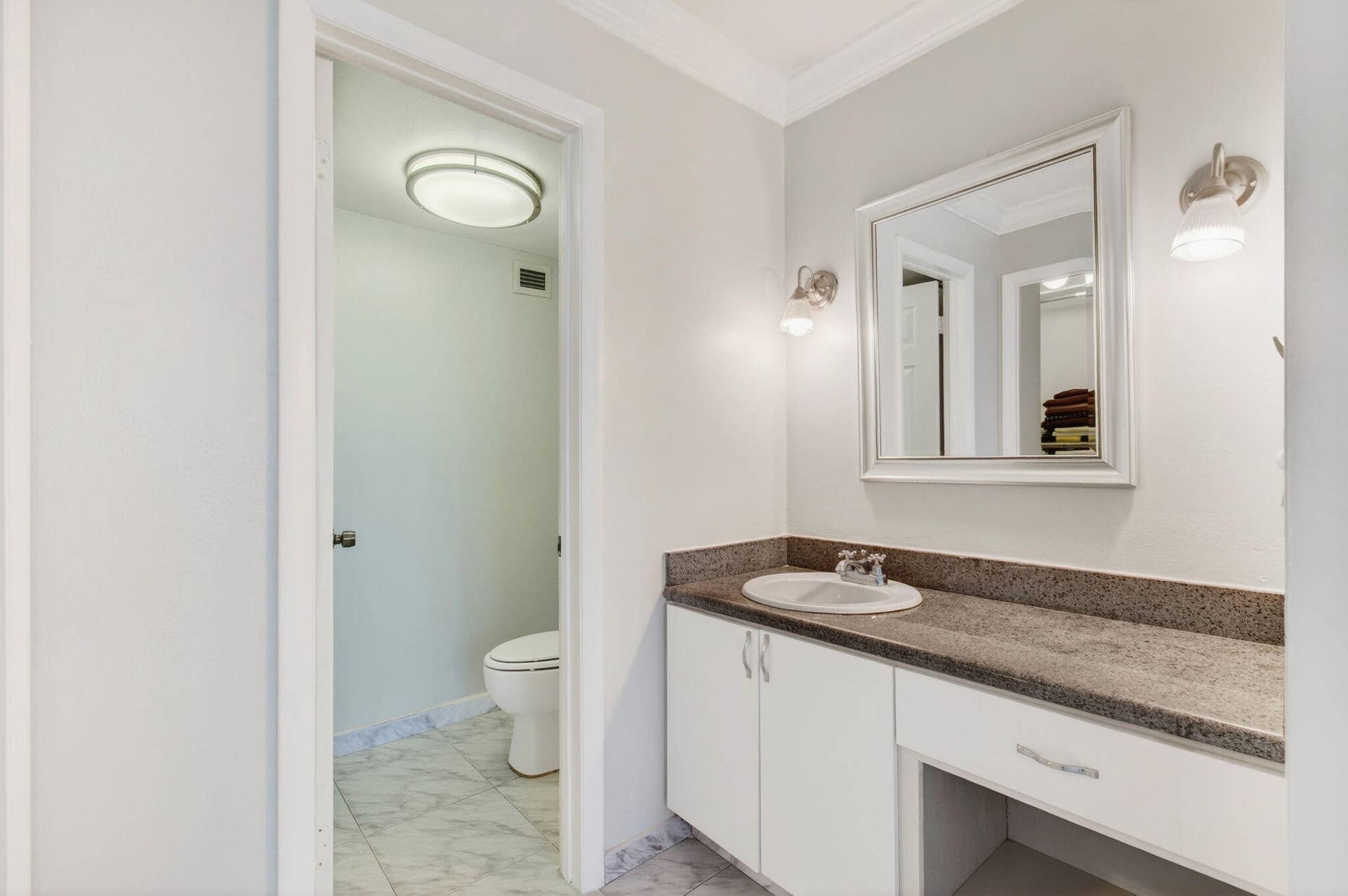 1239 Hillsboro Mile, #403, Hillsboro Beach, FL 33062 Bath 1