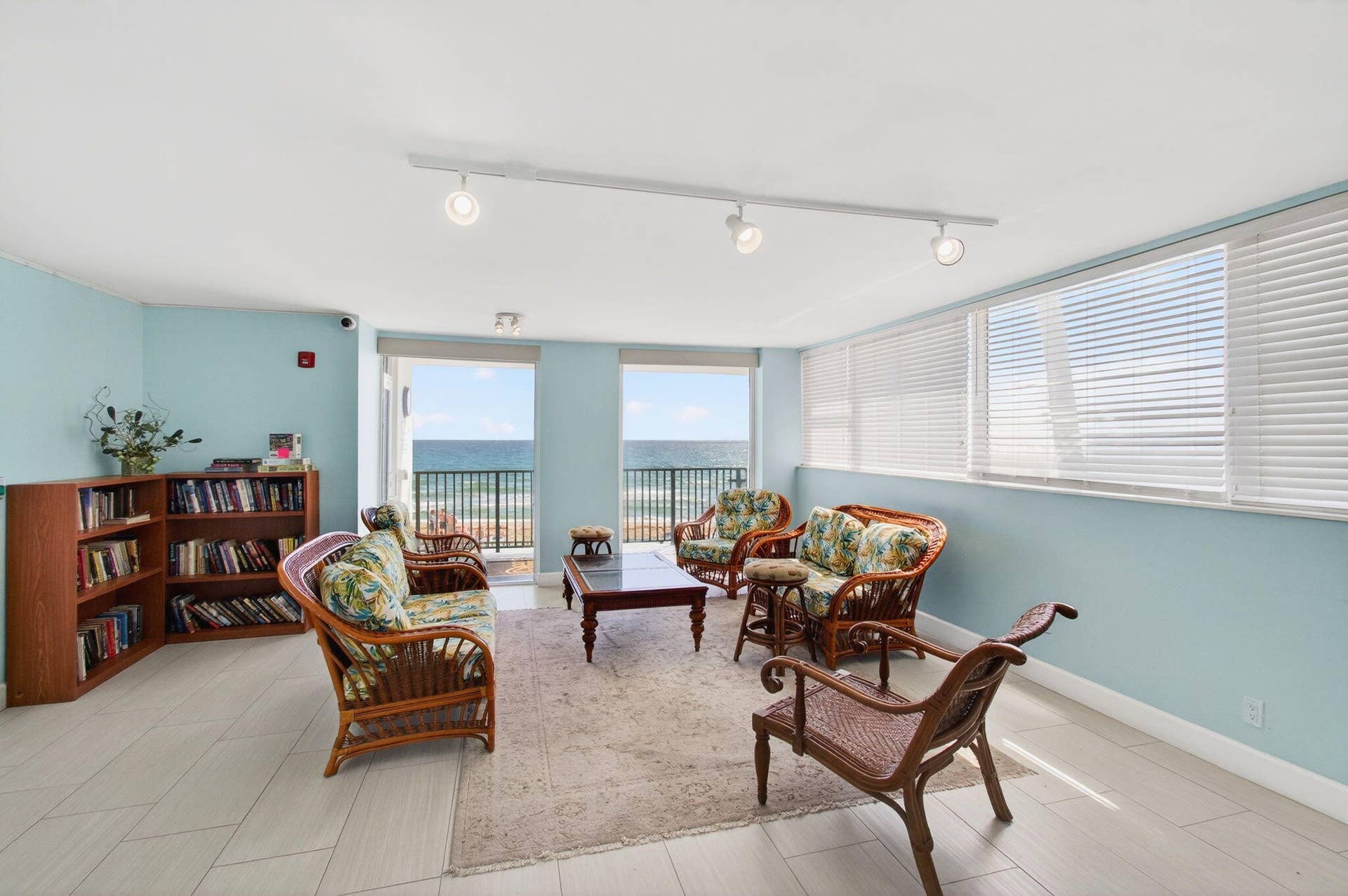 1239 Hillsboro Mile, #403, Hillsboro Beach, FL 33062 Community Room