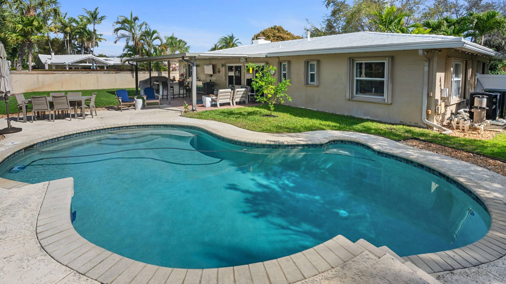 2549 NE 27th Avenue, Fort Lauderdale, FL 33305