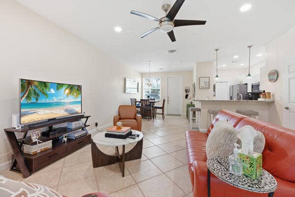 824 SE 4th Court, Deerfield Beach, FL 33441 030_VaQo