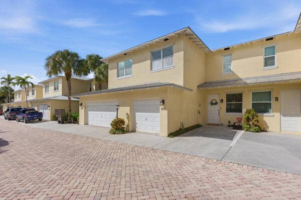 Property photo for 824 SE 4th Court, Deerfield Beach, FL