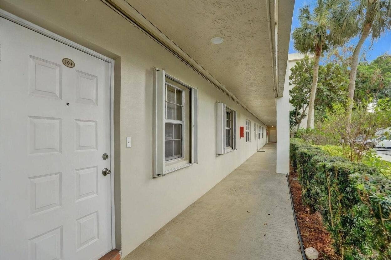 806 Cypress Boulevard, #104, Pompano Beach, FL 33069 image (16)