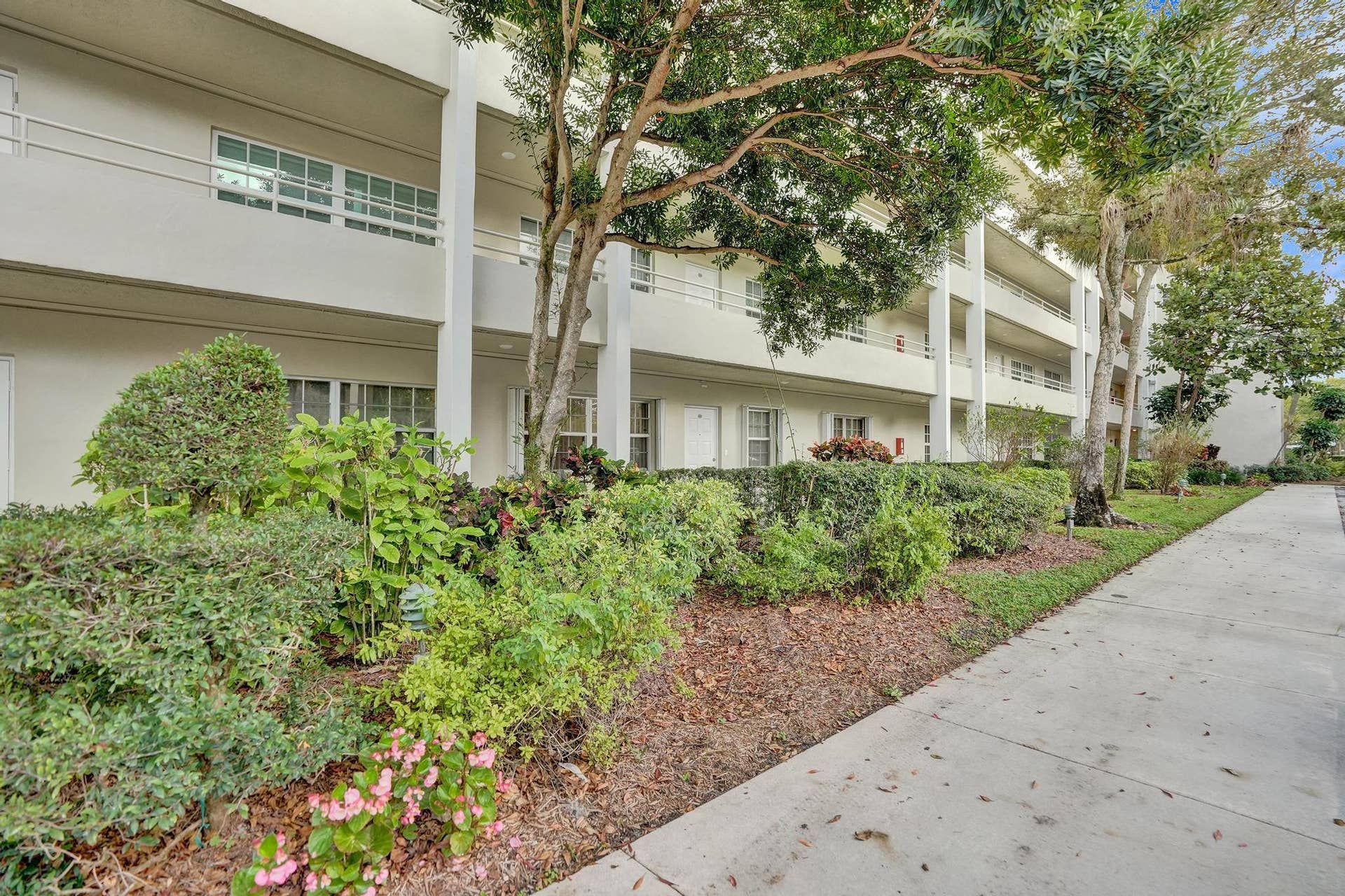 806 Cypress Boulevard, #104, Pompano Beach, FL 33069 DSC01919