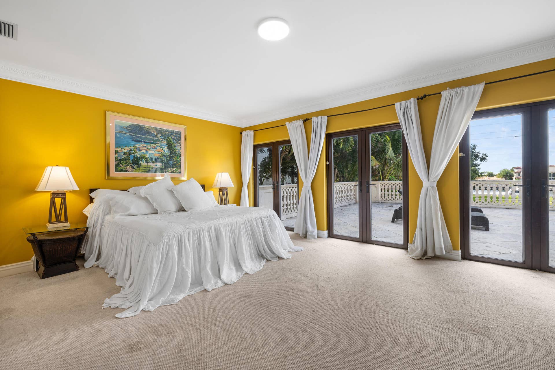 1075 Hillsboro Mile, Hillsboro Beach, FL 33062 Guest room 2