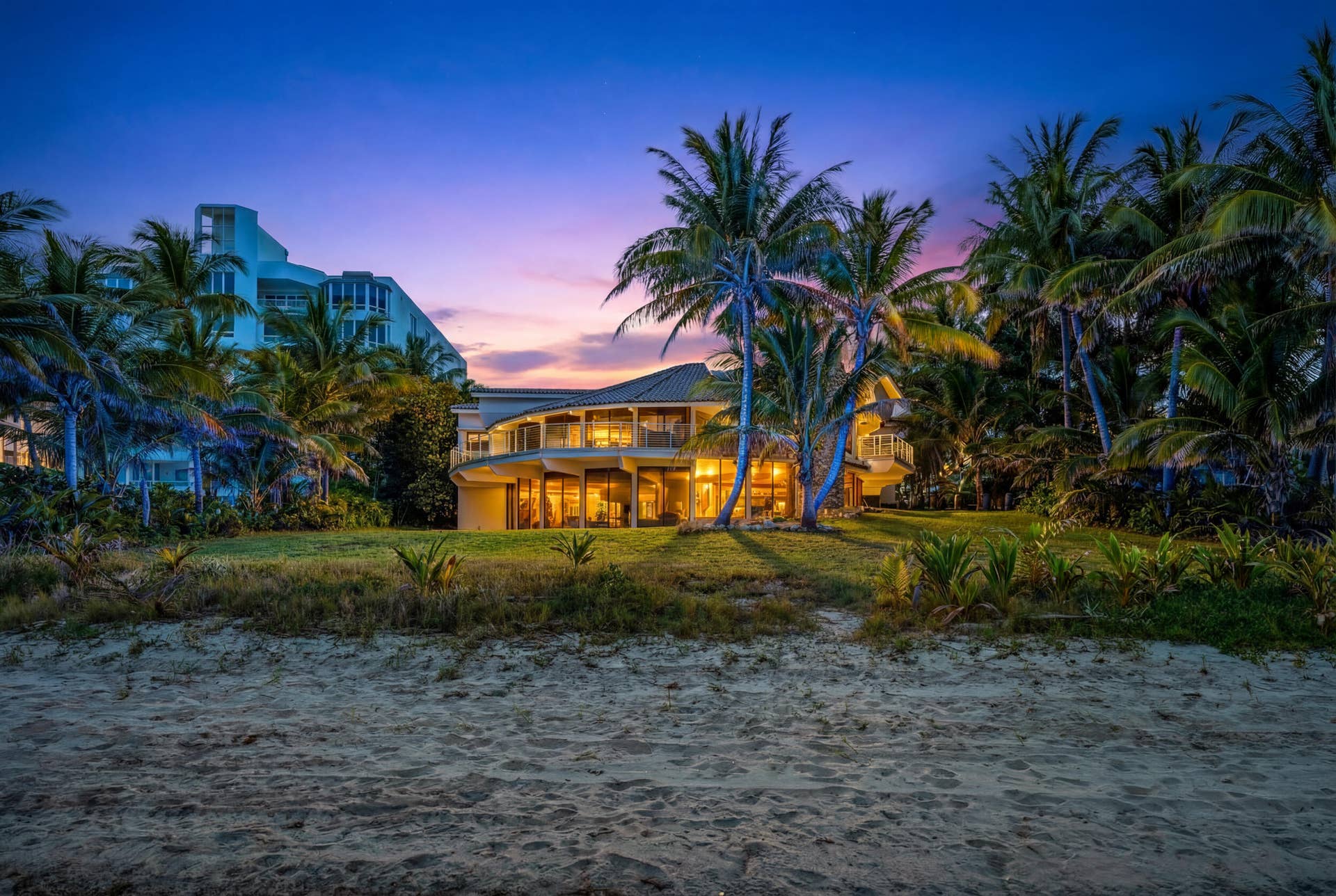 1075 Hillsboro Mile, Hillsboro Beach, FL 33062 Rear