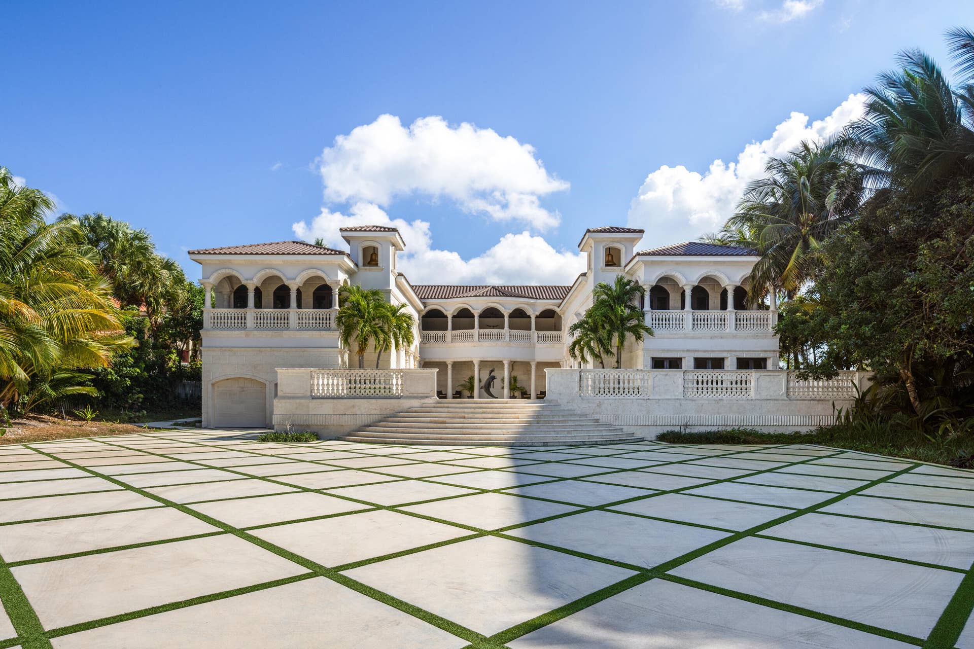 1075 Hillsboro Mile, Hillsboro Beach, FL 33062 Front