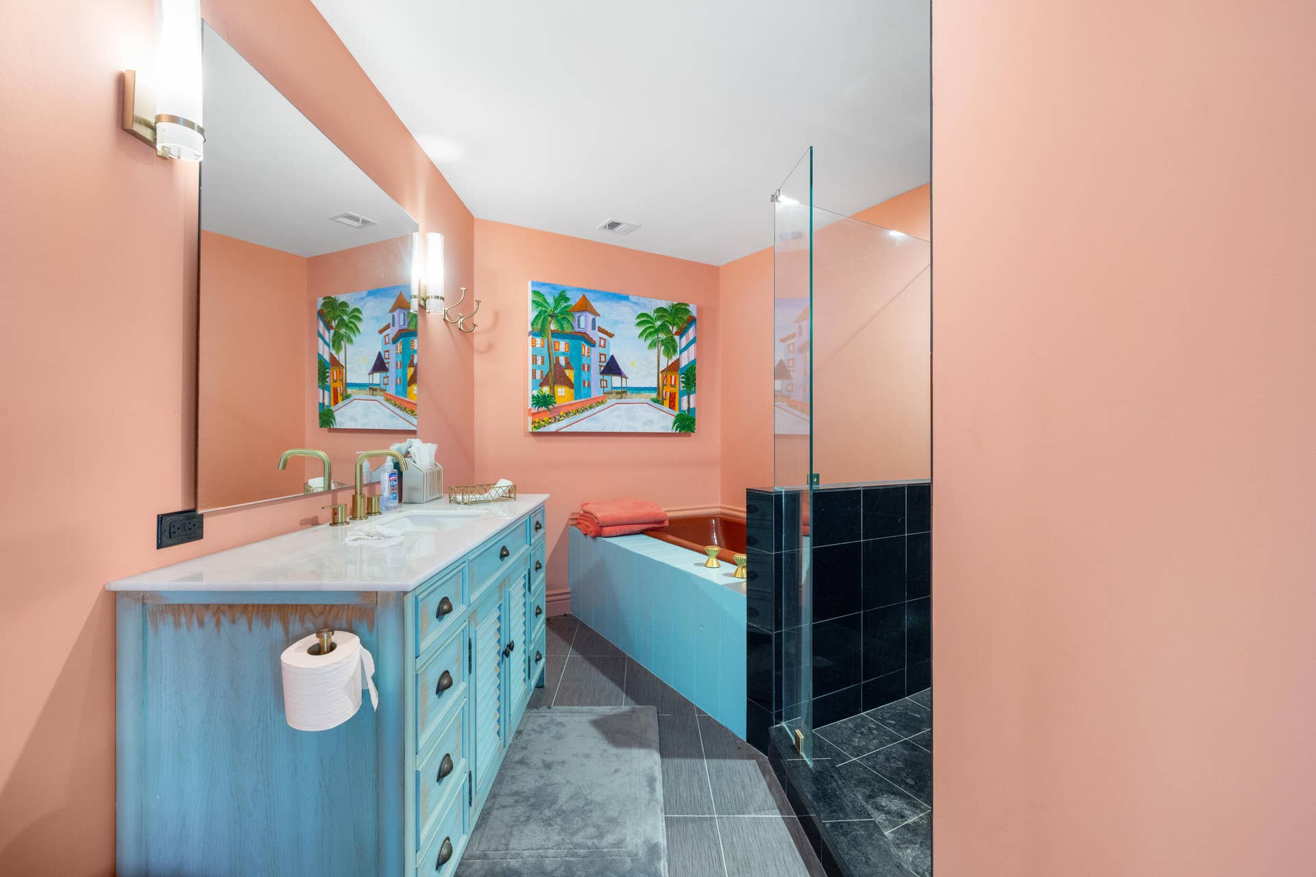 1075 Hillsboro Mile, Hillsboro Beach, FL 33062 Ensuite for guest room 3