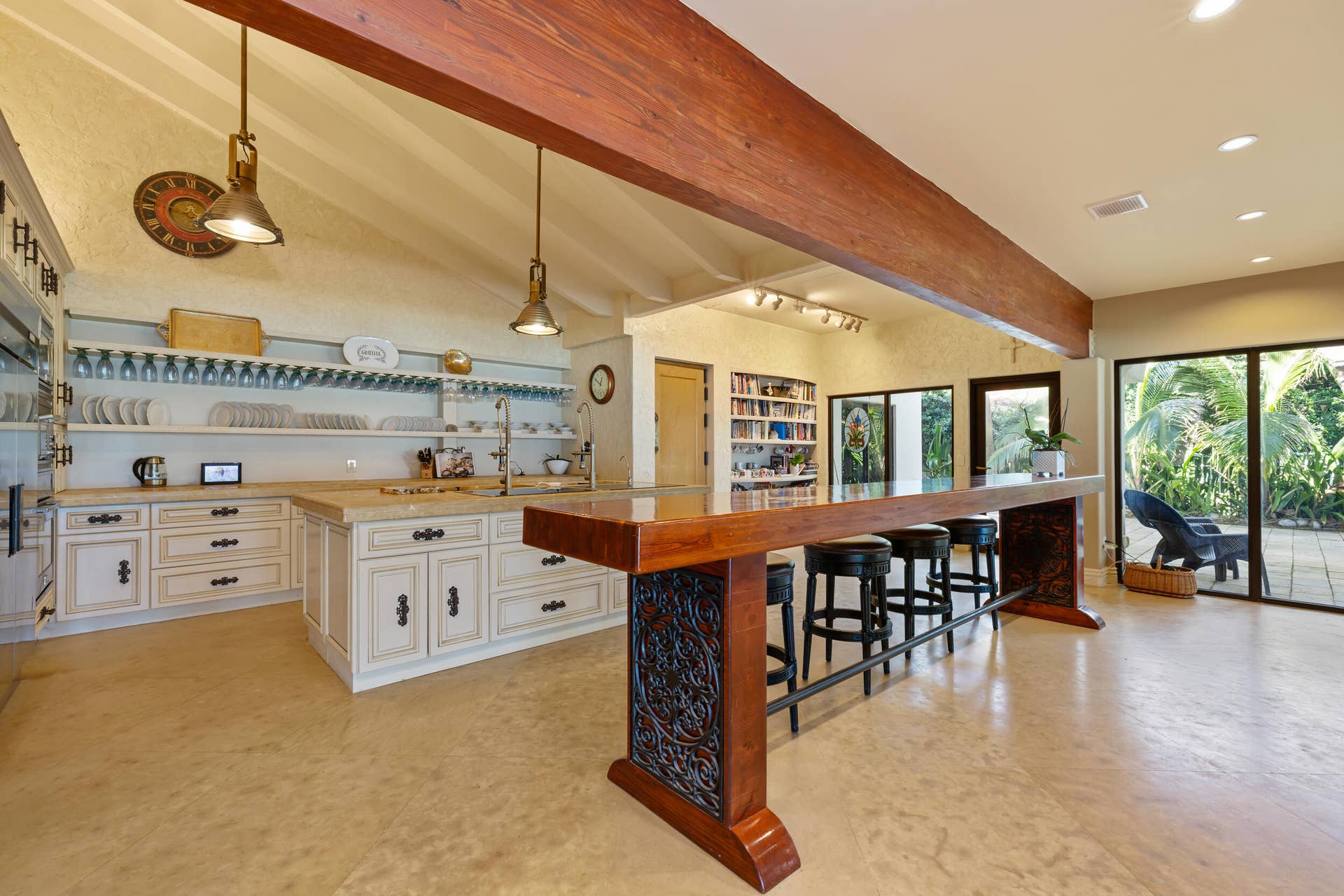 1075 Hillsboro Mile, Hillsboro Beach, FL 33062 Kitchen