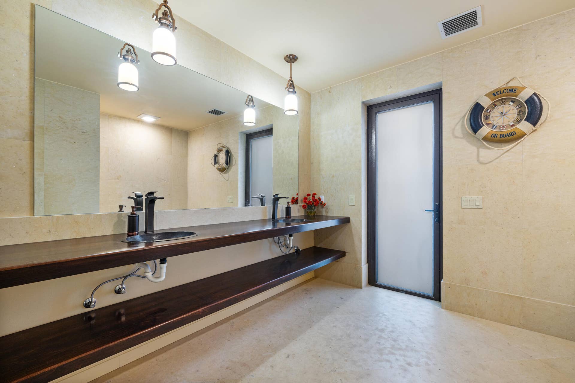 1075 Hillsboro Mile, Hillsboro Beach, FL 33062 Cabana bath