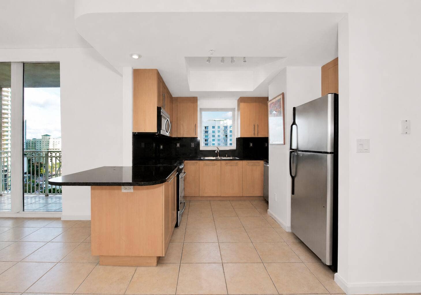 511 SE 5 Avenue, #1217, Fort Lauderdale, FL 33301 Kitchen