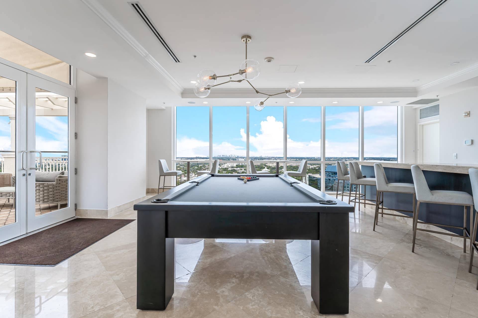 511 SE 5 Avenue, #1217, Fort Lauderdale, FL 33301 25th Floor Billiards