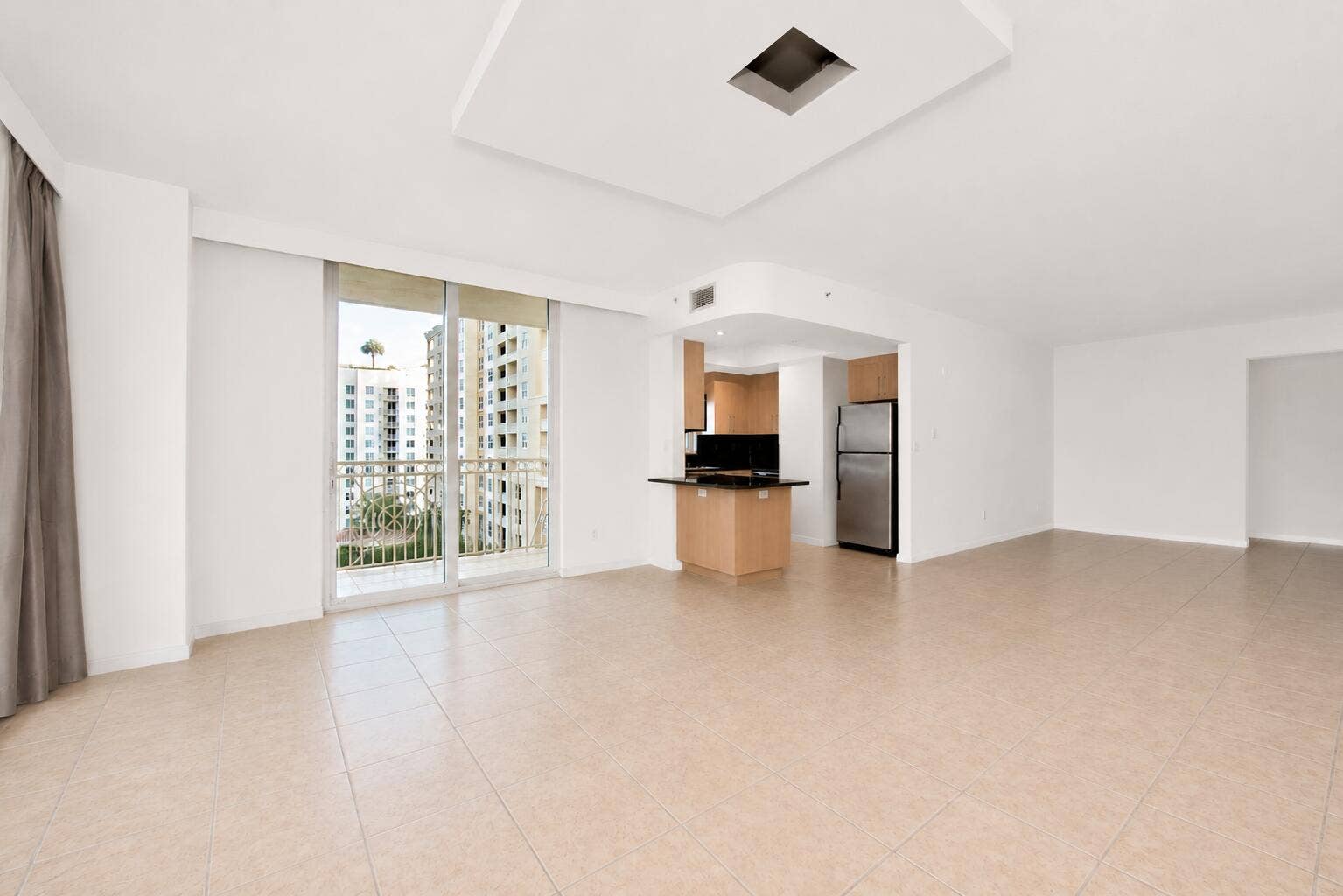 511 SE 5 Avenue, #1217, Fort Lauderdale, FL 33301 Living/Kitchen/Dining Areas
