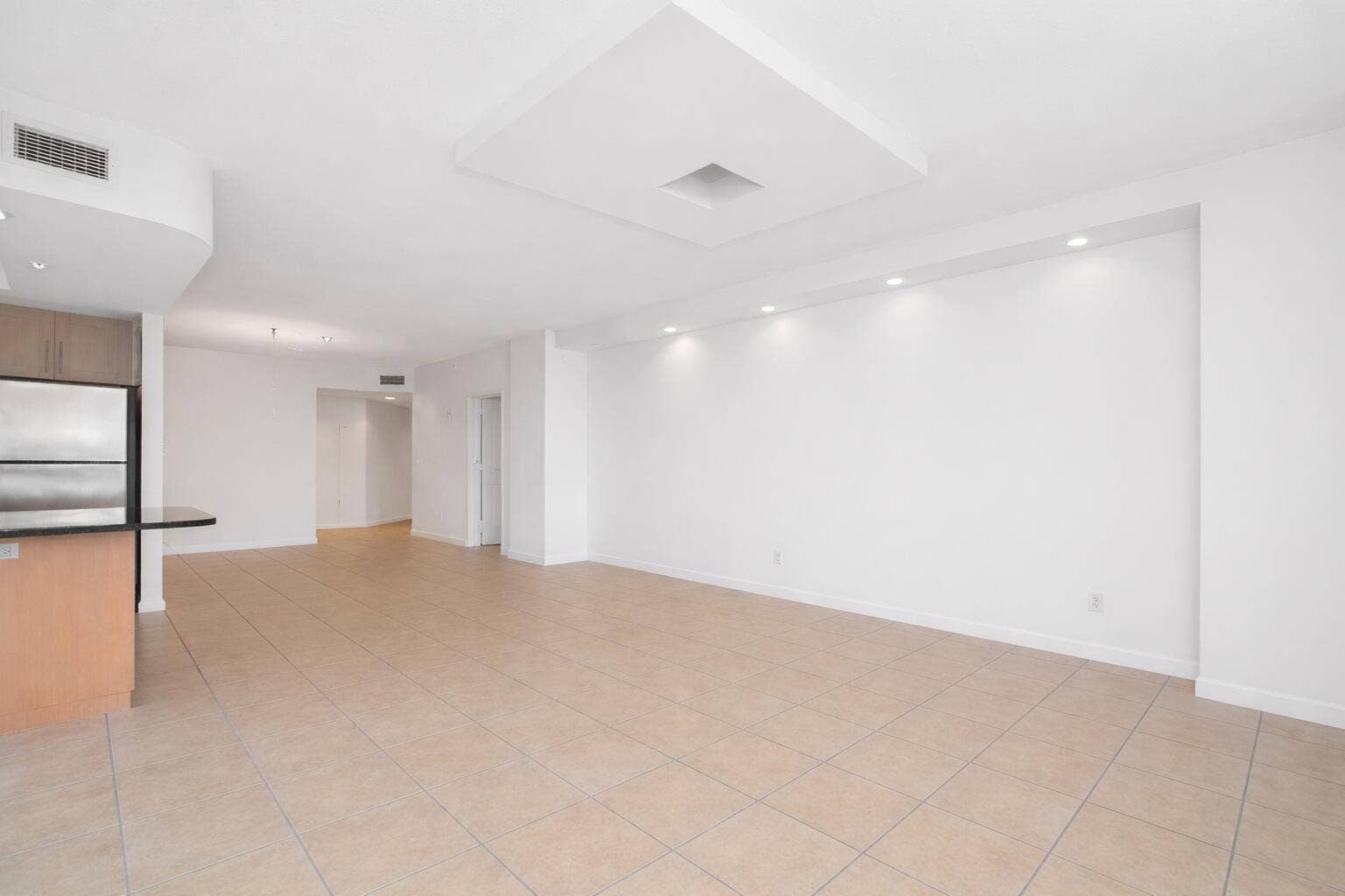 511 SE 5 Avenue, #1217, Fort Lauderdale, FL 33301 VIRTUALLY ALTERED -Dining/Living Area