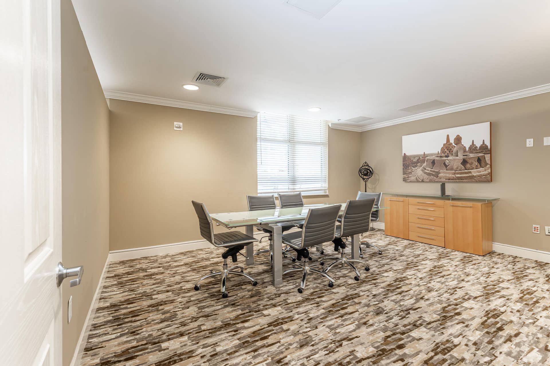 511 SE 5 Avenue, #1217, Fort Lauderdale, FL 33301 Business Center Conference Room