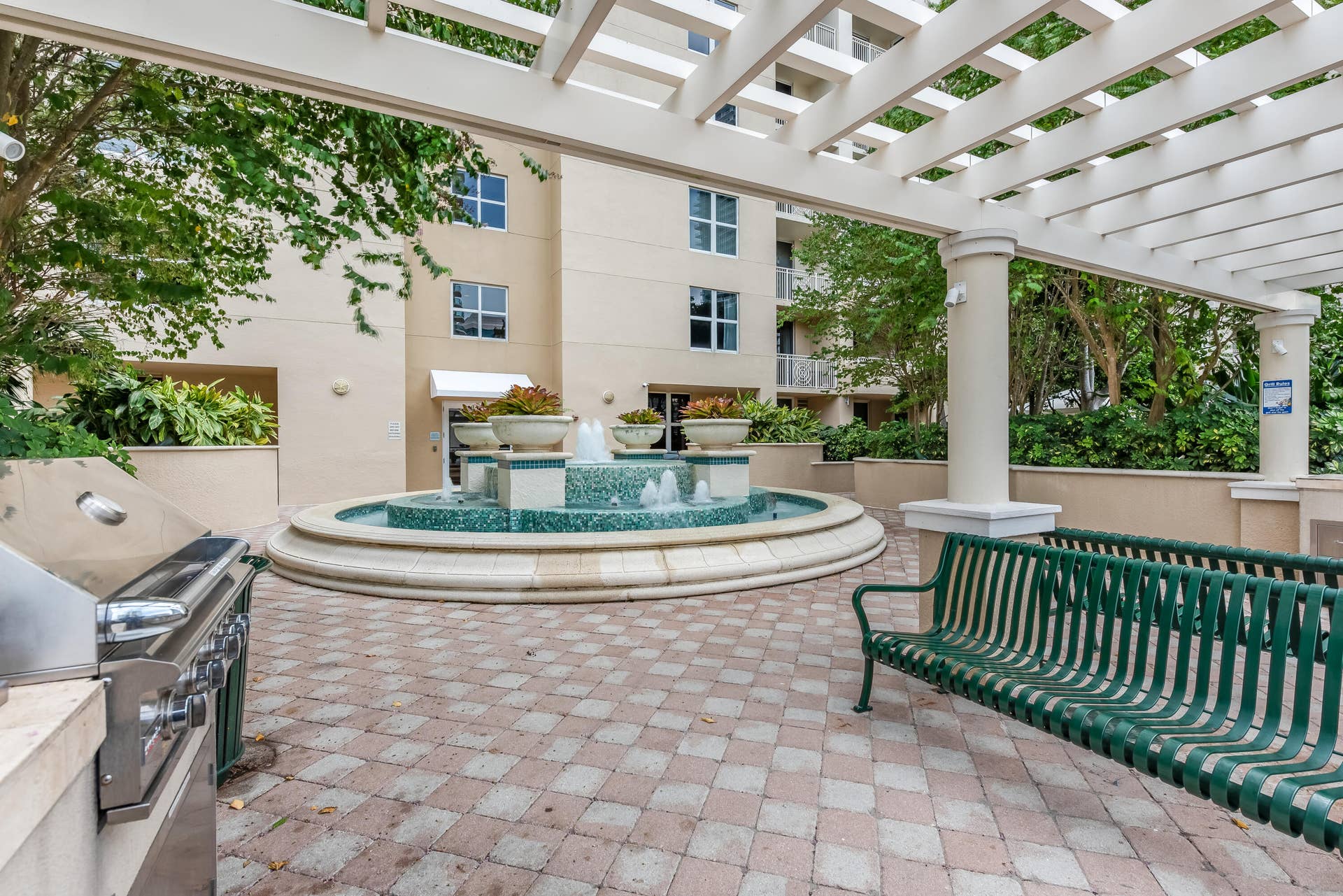 511 SE 5 Avenue, #1217, Fort Lauderdale, FL 33301 6th Floor BBQ & Fountain
