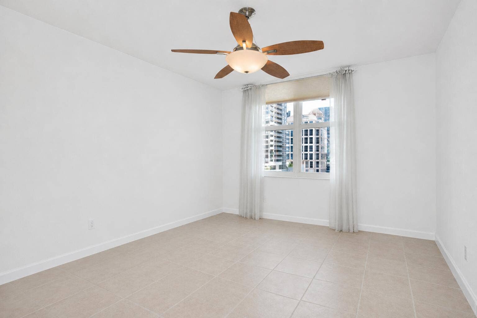 511 SE 5 Avenue, #1217, Fort Lauderdale, FL 33301 VIRTUALLY ALTERED - Primary Bedroom