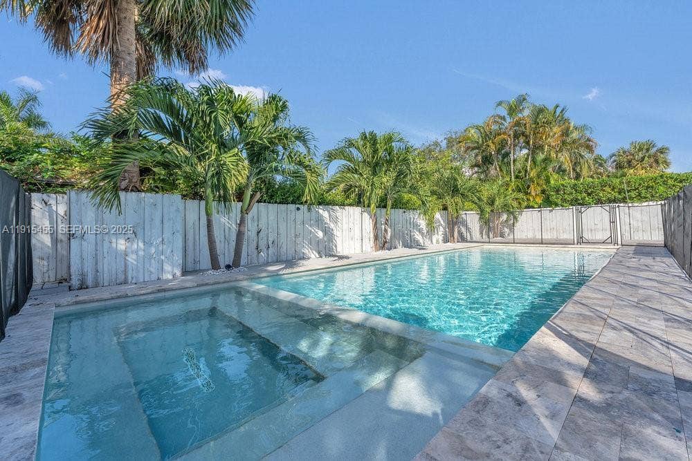 801 NE 19th Terrace, Fort Lauderdale, FL 33304 GetMedia (23)