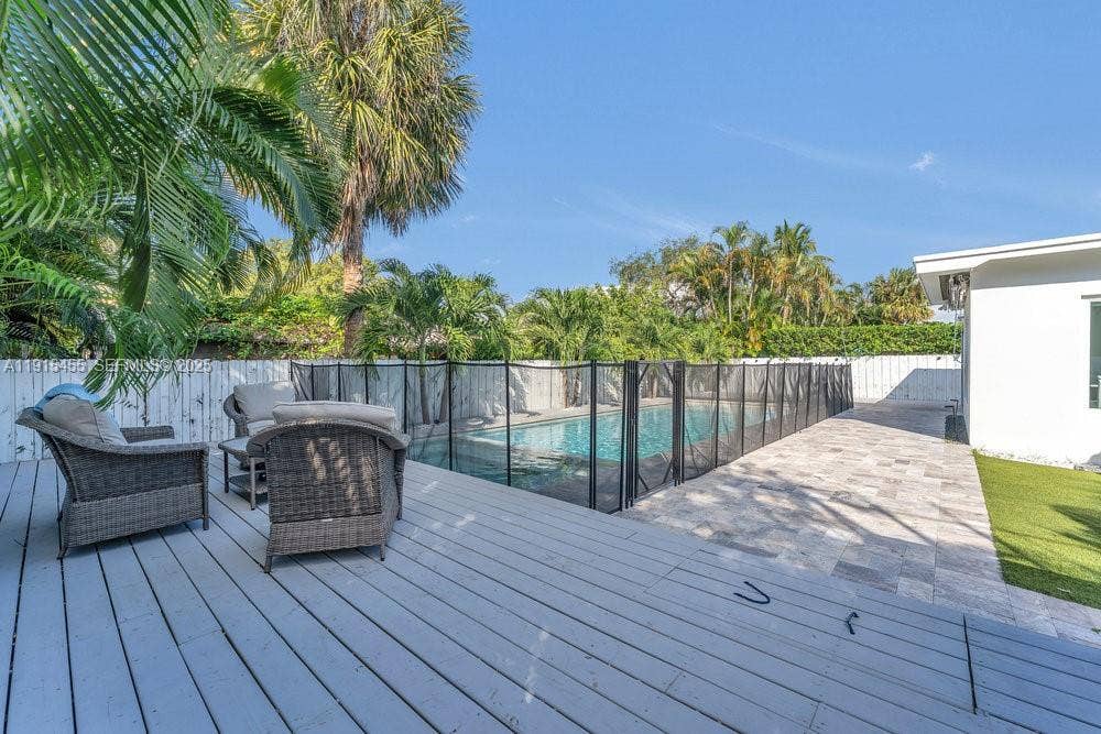 801 NE 19th Terrace, Fort Lauderdale, FL 33304 GetMedia (22)