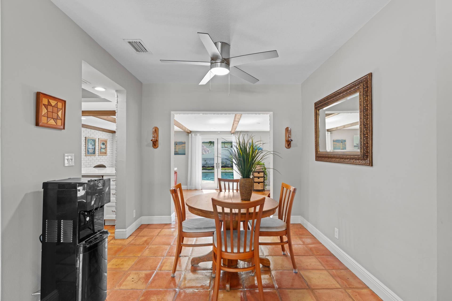 200 SW 5th Street, Boca Raton, FL 33432 Breakfast Area